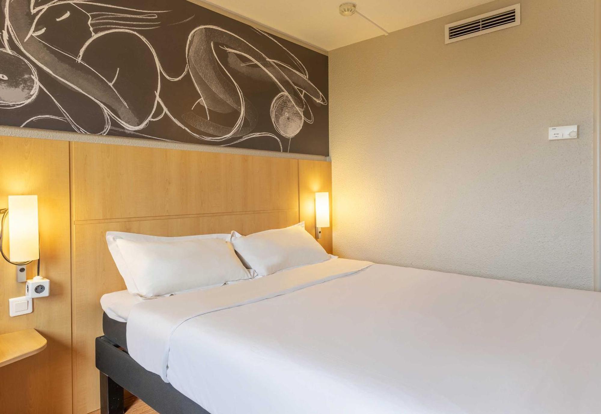 ไอบิส มาร์เซย บอนเวียน กาลองก์ ปลาฌ Hotel มาร์กเซย ภายนอก รูปภาพ