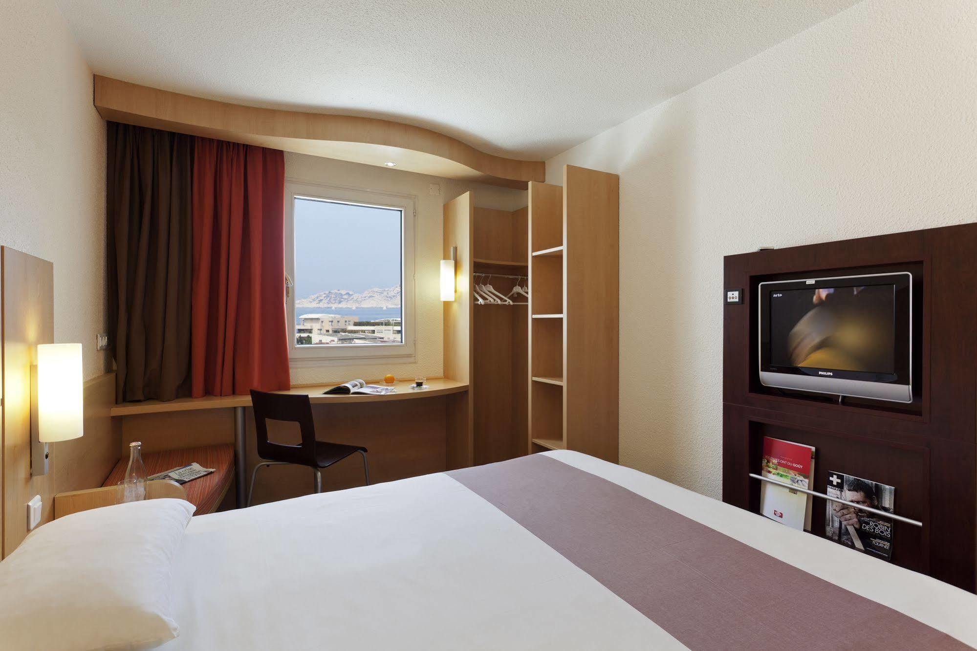 ไอบิส มาร์เซย บอนเวียน กาลองก์ ปลาฌ Hotel มาร์กเซย ภายนอก รูปภาพ