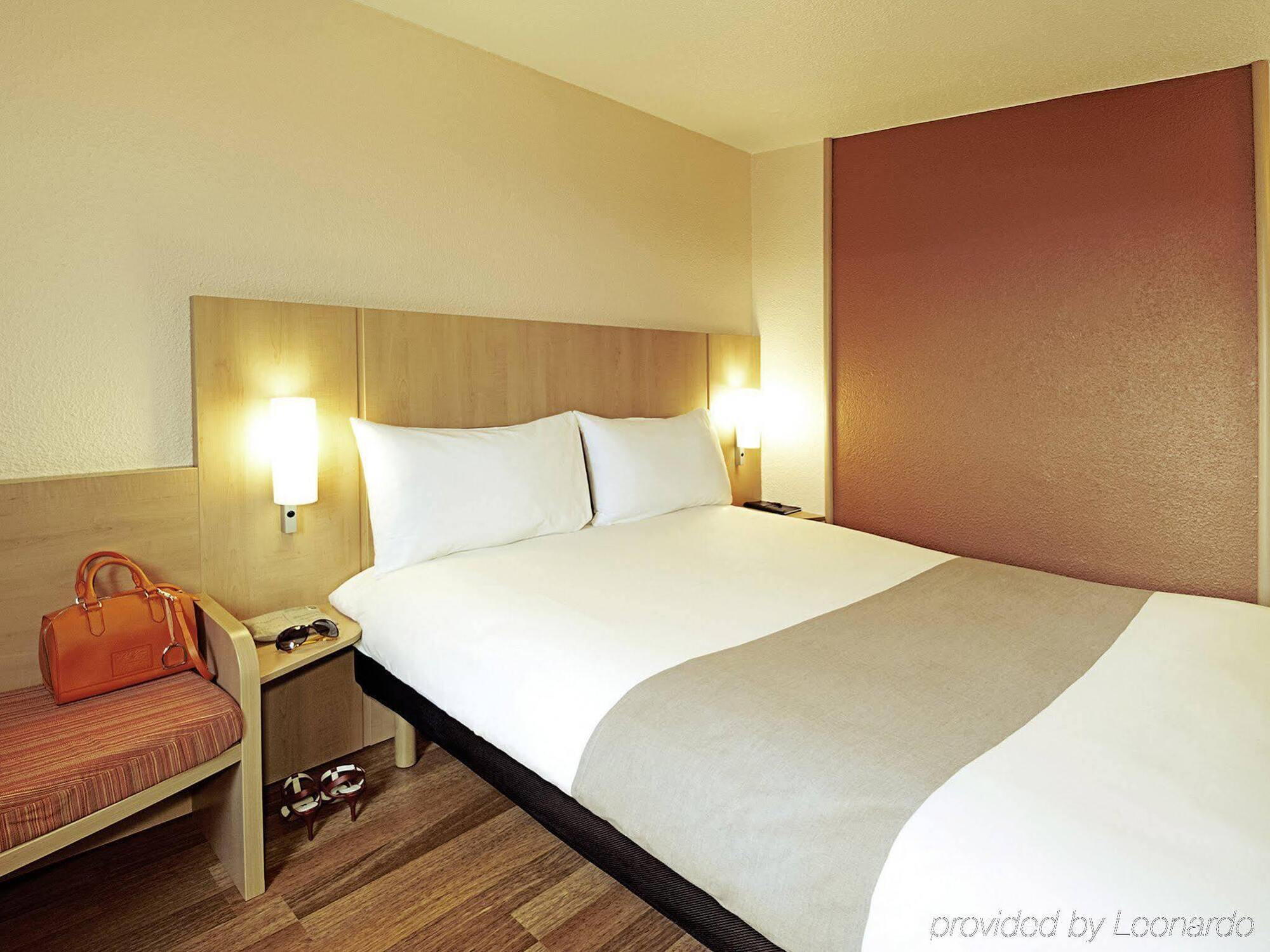 ไอบิส มาร์เซย บอนเวียน กาลองก์ ปลาฌ Hotel มาร์กเซย ภายนอก รูปภาพ